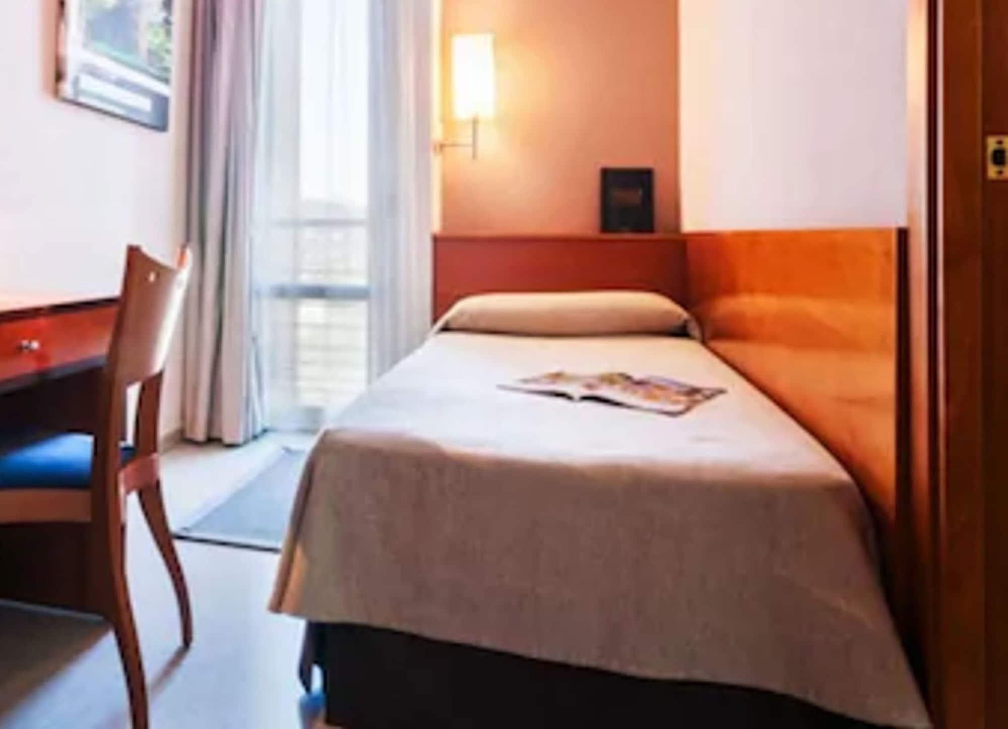 Hotel Granollers Bagian luar foto
