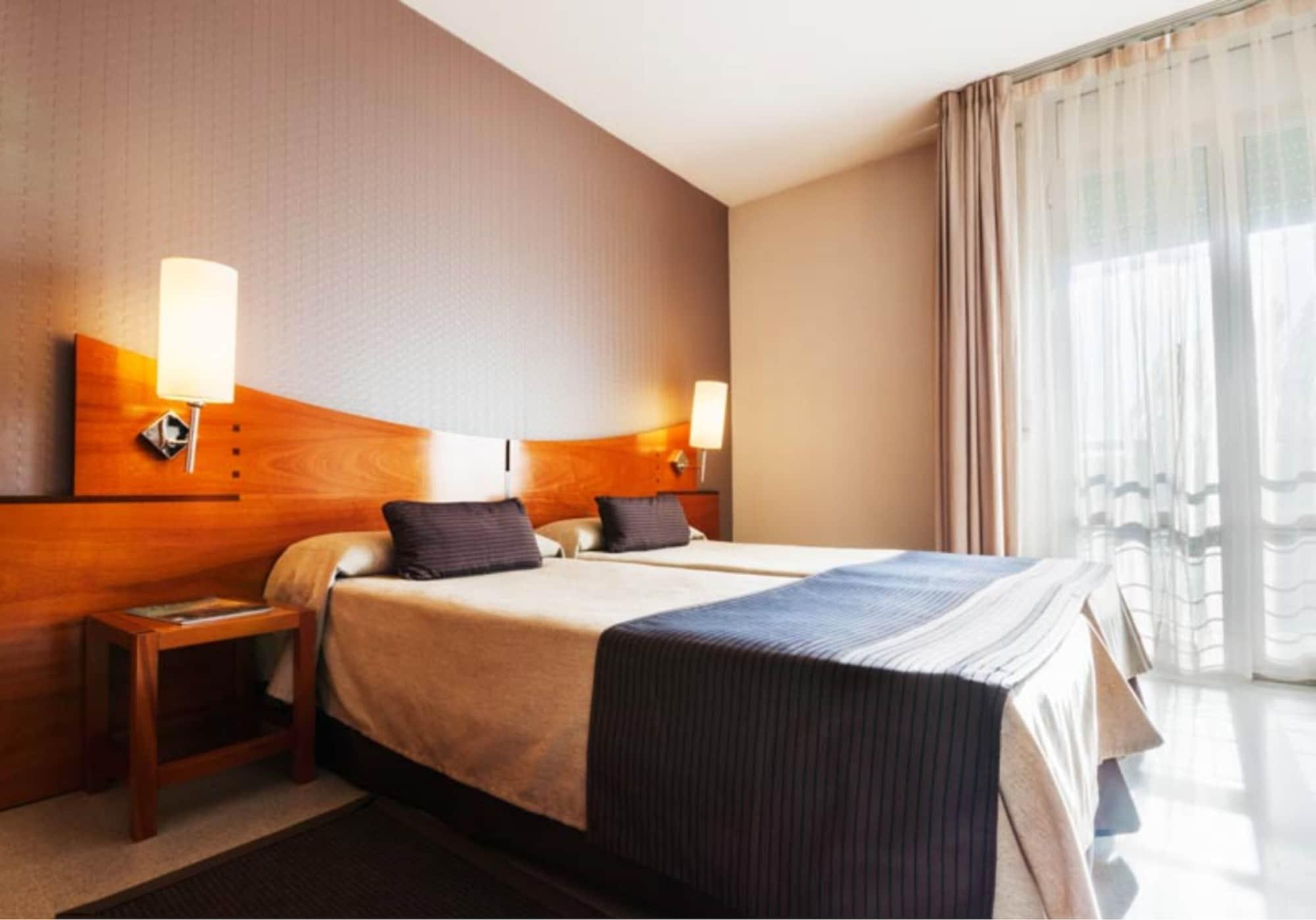 Hotel Granollers Bagian luar foto