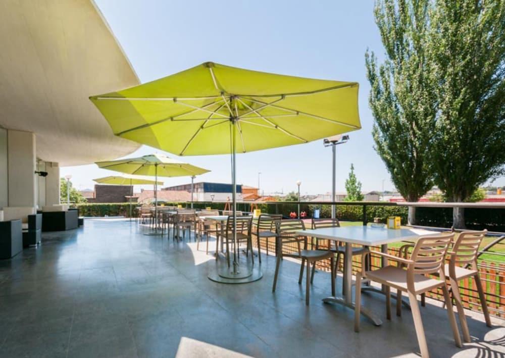 Hotel Granollers Bagian luar foto