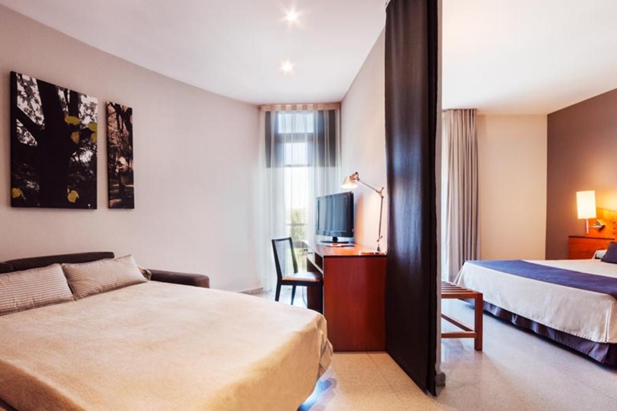 Hotel Granollers Bagian luar foto