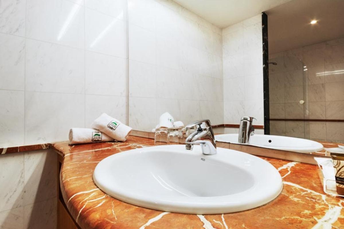 Hotel Granollers Bagian luar foto