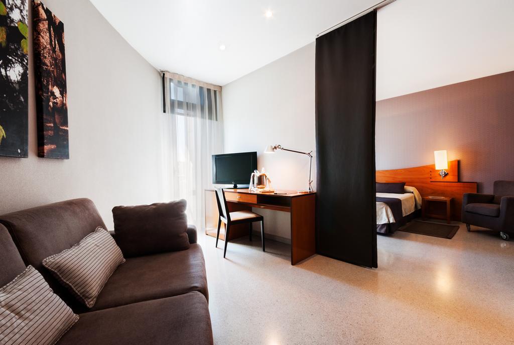 Hotel Granollers Bagian luar foto