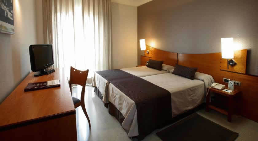 Hotel Granollers Bagian luar foto