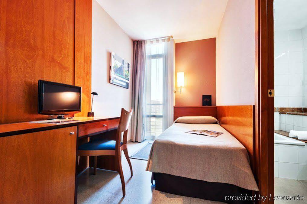 Hotel Granollers Bagian luar foto